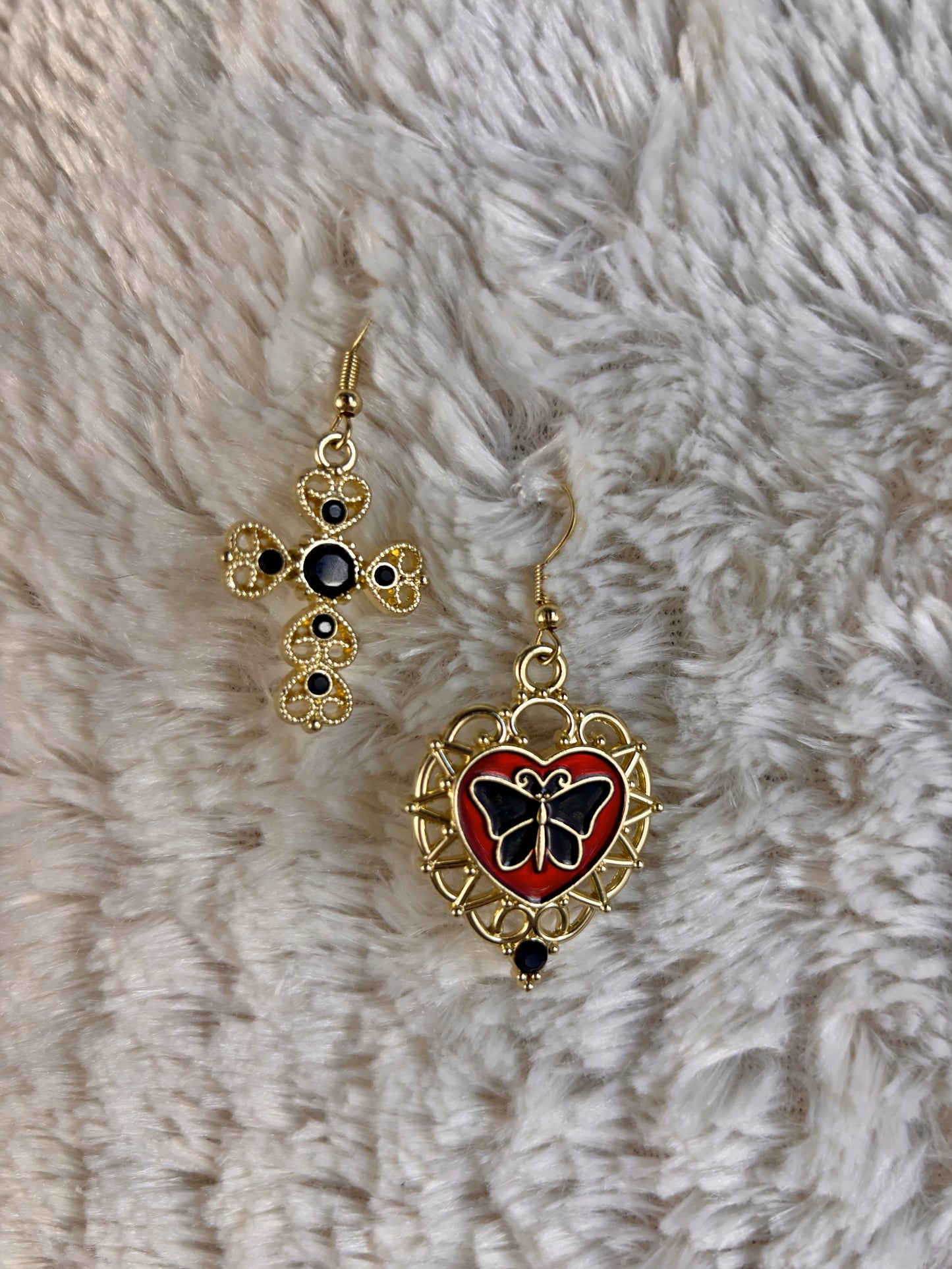 Asymmetrical Heretic Earrings - Red & Black