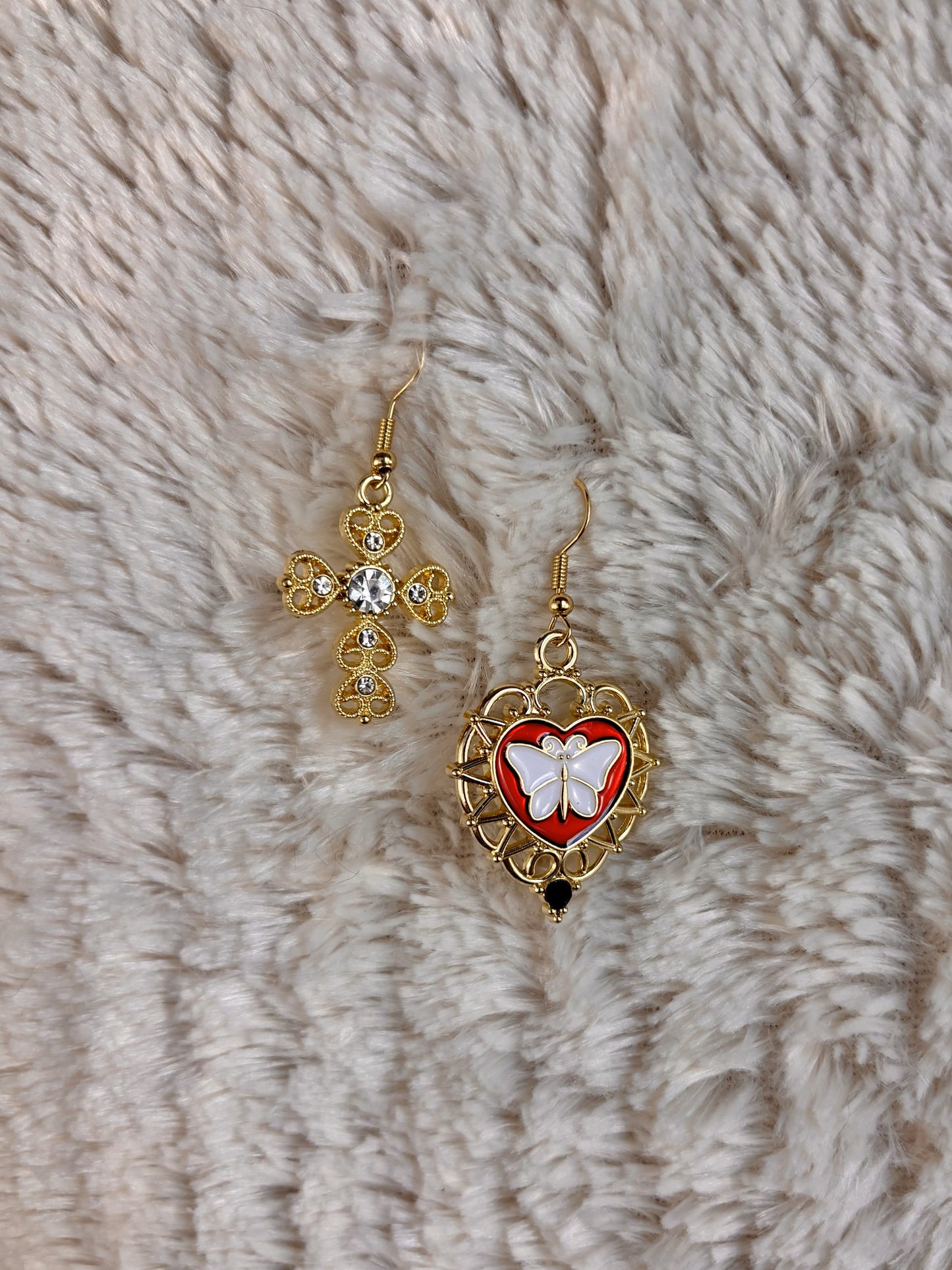 Asymmetrical Heretic Earrings - Red & White